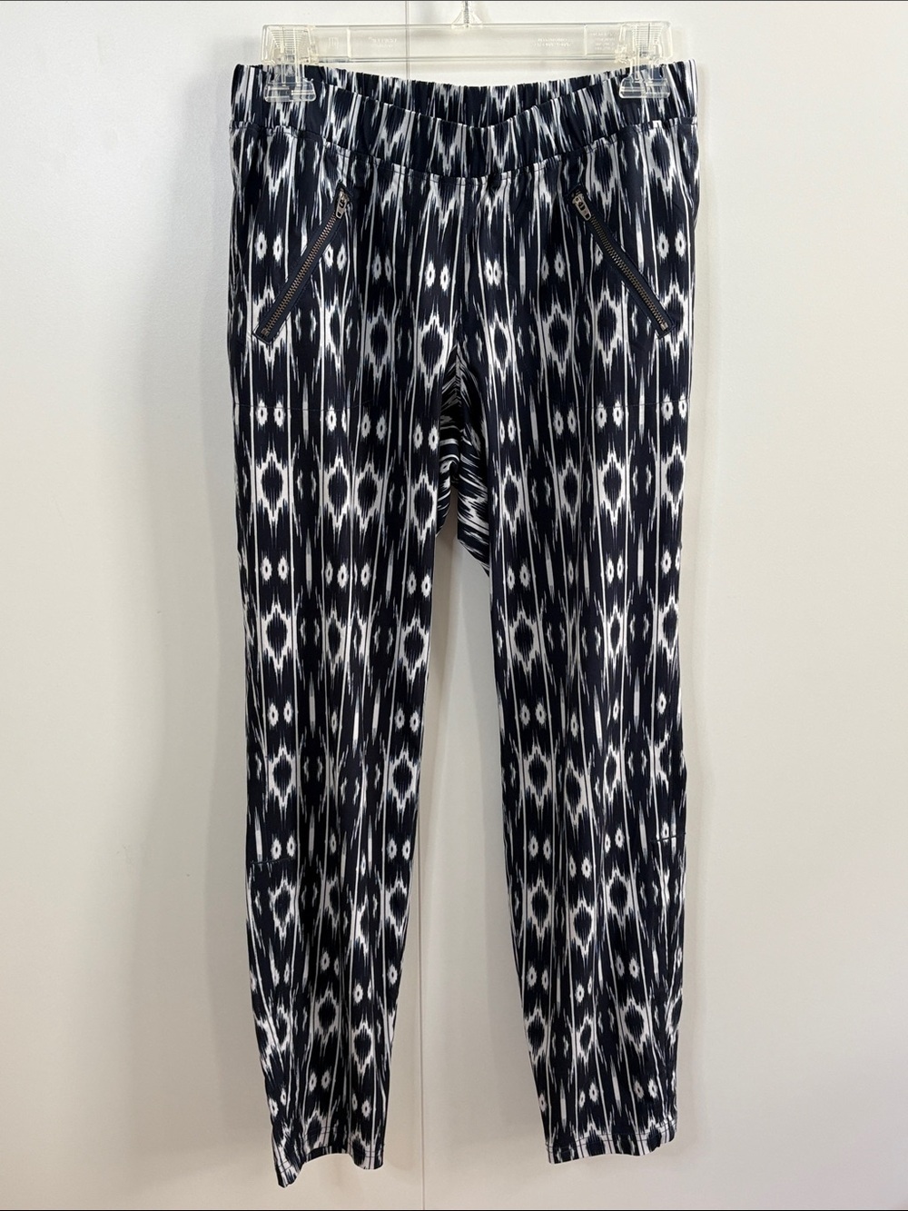 Athleta Navy and White Ikat Joggers 2 Zip Pockets sz 2